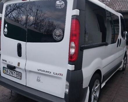 Білий Опель Віваро, об'ємом двигуна 2 л та пробігом 240 тис. км за 12800 $, фото 4 на Automoto.ua
