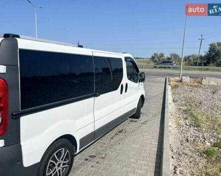 Белый Опель Виваро, объемом двигателя 2 л и пробегом 338 тыс. км за 11500 $, фото 2 на Automoto.ua