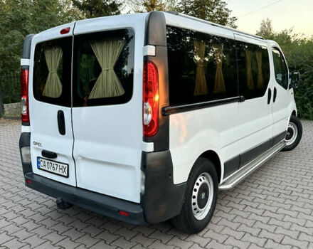 Білий Опель Віваро, об'ємом двигуна 2 л та пробігом 291 тис. км за 11500 $, фото 4 на Automoto.ua