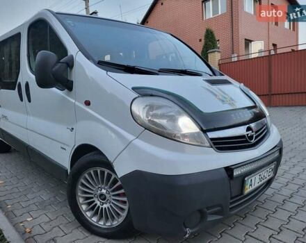 Белый Опель Виваро, объемом двигателя 2 л и пробегом 315 тыс. км за 11600 $, фото 1 на Automoto.ua