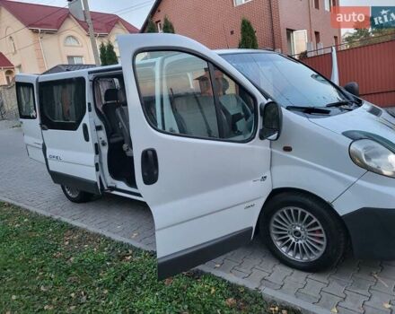 Белый Опель Виваро, объемом двигателя 2 л и пробегом 315 тыс. км за 11600 $, фото 68 на Automoto.ua