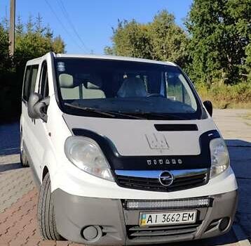 Белый Опель Виваро, объемом двигателя 2 л и пробегом 315 тыс. км за 8999 $, фото 3 на Automoto.ua