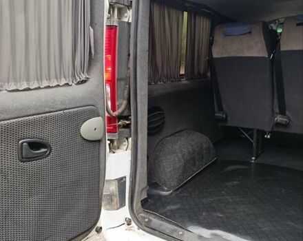 Белый Опель Виваро, объемом двигателя 2.5 л и пробегом 299 тыс. км за 8500 $, фото 4 на Automoto.ua