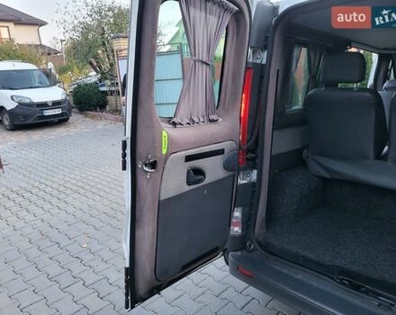 Белый Опель Виваро, объемом двигателя 2 л и пробегом 315 тыс. км за 11600 $, фото 112 на Automoto.ua