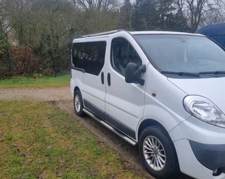 Белый Опель Виваро, объемом двигателя 2 л и пробегом 386 тыс. км за 10200 $, фото 2 на Automoto.ua