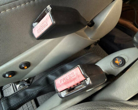 Белый Опель Виваро, объемом двигателя 2.5 л и пробегом 330 тыс. км за 10400 $, фото 20 на Automoto.ua