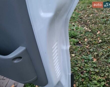 Белый Опель Виваро, объемом двигателя 2 л и пробегом 315 тыс. км за 11600 $, фото 121 на Automoto.ua