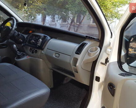 Белый Опель Виваро, объемом двигателя 2 л и пробегом 380 тыс. км за 9300 $, фото 8 на Automoto.ua