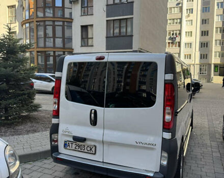 Белый Опель Виваро, объемом двигателя 2 л и пробегом 250 тыс. км за 11250 $, фото 3 на Automoto.ua