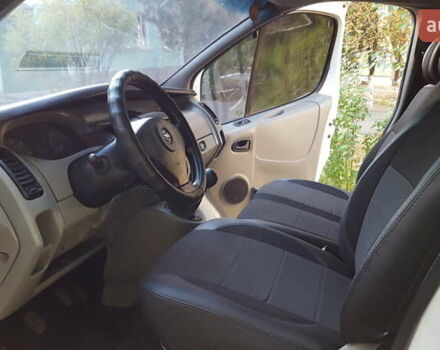 Белый Опель Виваро, объемом двигателя 2 л и пробегом 380 тыс. км за 9300 $, фото 6 на Automoto.ua