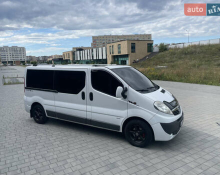 Білий Опель Віваро, об'ємом двигуна 2 л та пробігом 316 тис. км за 11999 $, фото 25 на Automoto.ua
