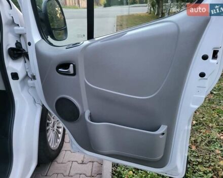 Белый Опель Виваро, объемом двигателя 2 л и пробегом 315 тыс. км за 11600 $, фото 118 на Automoto.ua