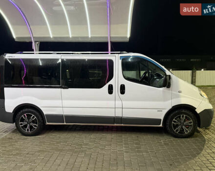 Білий Опель Віваро, об'ємом двигуна 2.46 л та пробігом 583 тис. км за 12999 $, фото 9 на Automoto.ua
