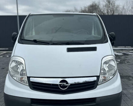 Белый Опель Виваро, объемом двигателя 2 л и пробегом 283 тыс. км за 9999 $, фото 2 на Automoto.ua