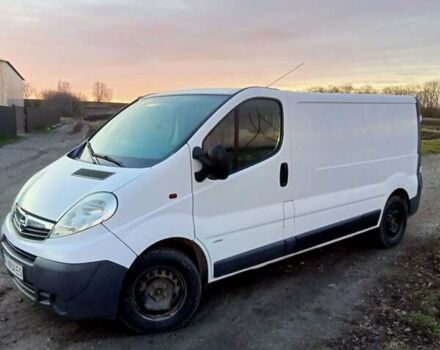Белый Опель Виваро, объемом двигателя 2 л и пробегом 334 тыс. км за 9300 $, фото 4 на Automoto.ua