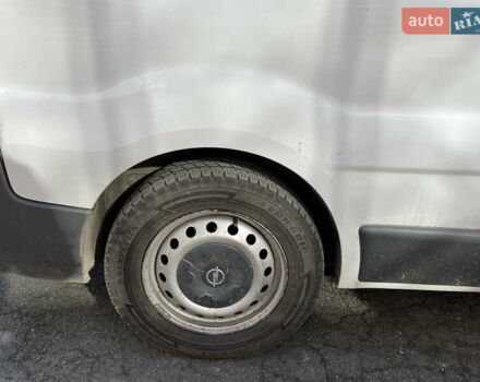 Білий Опель Віваро, об'ємом двигуна 2.46 л та пробігом 192 тис. км за 12000 $, фото 5 на Automoto.ua