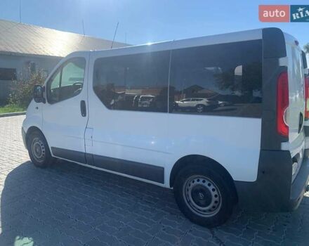 Білий Опель Віваро, об'ємом двигуна 2 л та пробігом 280 тис. км за 10950 $, фото 3 на Automoto.ua