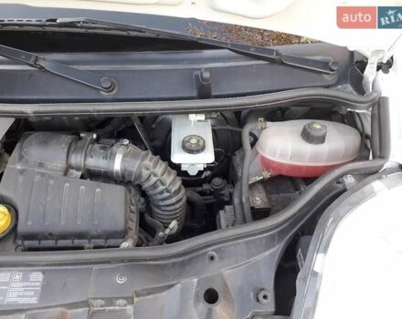 Білий Опель Віваро, об'ємом двигуна 2 л та пробігом 280 тис. км за 10950 $, фото 16 на Automoto.ua