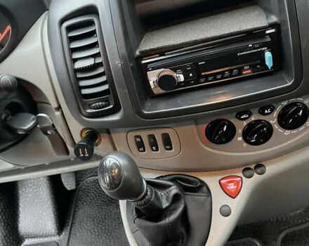 Білий Опель Віваро, об'ємом двигуна 2.46 л та пробігом 583 тис. км за 12999 $, фото 17 на Automoto.ua