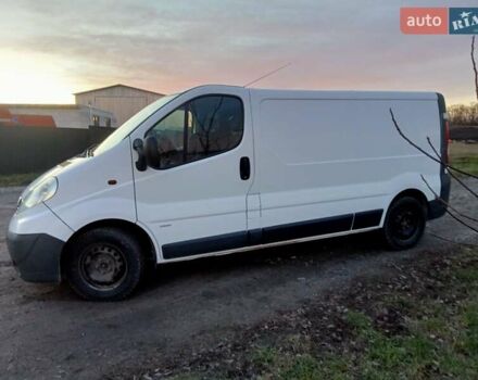 Белый Опель Виваро, объемом двигателя 2 л и пробегом 334 тыс. км за 9300 $, фото 5 на Automoto.ua