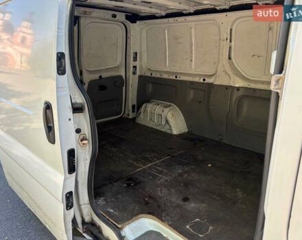 Белый Опель Виваро, объемом двигателя 2 л и пробегом 377 тыс. км за 7940 $, фото 14 на Automoto.ua