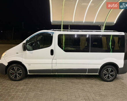 Білий Опель Віваро, об'ємом двигуна 2.46 л та пробігом 583 тис. км за 12999 $, фото 4 на Automoto.ua