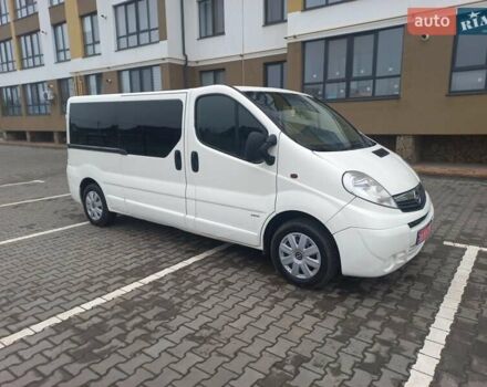 Белый Опель Виваро, объемом двигателя 2 л и пробегом 198 тыс. км за 12500 $, фото 1 на Automoto.ua