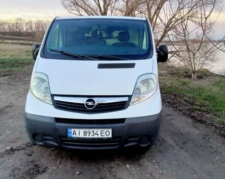Белый Опель Виваро, объемом двигателя 2 л и пробегом 334 тыс. км за 9300 $, фото 2 на Automoto.ua