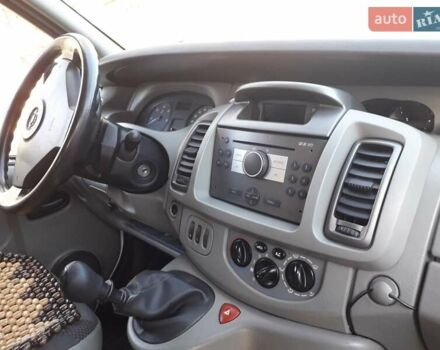 Білий Опель Віваро, об'ємом двигуна 2 л та пробігом 280 тис. км за 11200 $, фото 11 на Automoto.ua