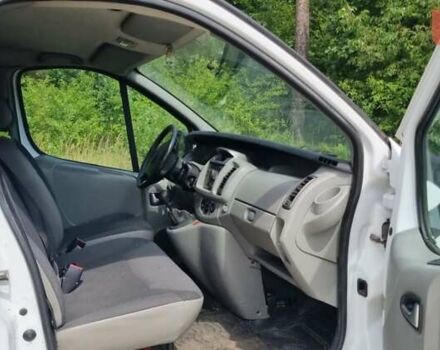 Белый Опель Виваро, объемом двигателя 2 л и пробегом 280 тыс. км за 6500 $, фото 4 на Automoto.ua