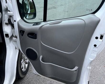 Білий Опель Віваро, об'ємом двигуна 2.46 л та пробігом 583 тис. км за 12999 $, фото 21 на Automoto.ua