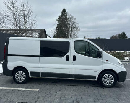 Белый Опель Виваро, объемом двигателя 2 л и пробегом 283 тыс. км за 9999 $, фото 4 на Automoto.ua