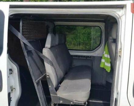 Белый Опель Виваро, объемом двигателя 2 л и пробегом 280 тыс. км за 6500 $, фото 2 на Automoto.ua