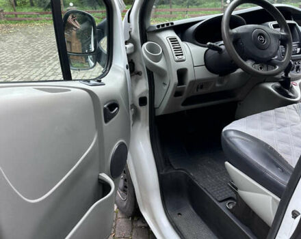 Белый Опель Виваро, объемом двигателя 2 л и пробегом 283 тыс. км за 9999 $, фото 25 на Automoto.ua