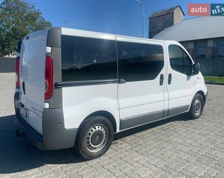 Білий Опель Віваро, об'ємом двигуна 2 л та пробігом 280 тис. км за 10950 $, фото 6 на Automoto.ua