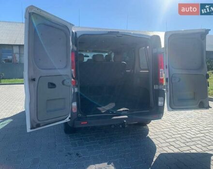 Білий Опель Віваро, об'ємом двигуна 2 л та пробігом 280 тис. км за 11200 $, фото 5 на Automoto.ua