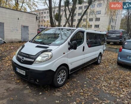 Белый Опель Виваро, объемом двигателя 2 л и пробегом 470 тыс. км за 11200 $, фото 12 на Automoto.ua