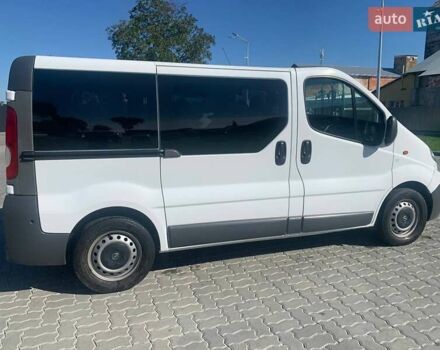 Білий Опель Віваро, об'ємом двигуна 2 л та пробігом 280 тис. км за 10950 $, фото 7 на Automoto.ua