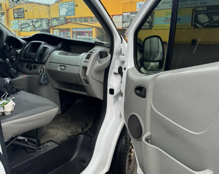 Белый Опель Виваро, объемом двигателя 2 л и пробегом 309 тыс. км за 7600 $, фото 6 на Automoto.ua