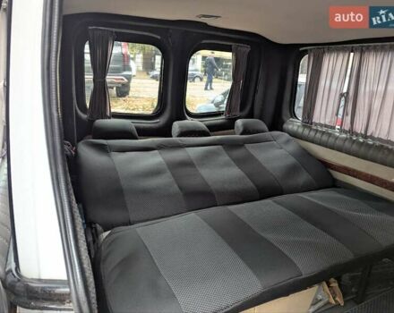 Белый Опель Виваро, объемом двигателя 2 л и пробегом 470 тыс. км за 11200 $, фото 3 на Automoto.ua