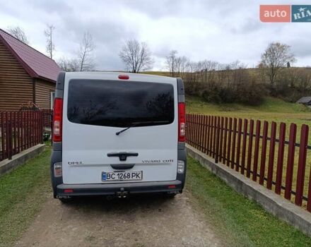 Белый Опель Виваро, объемом двигателя 2 л и пробегом 230 тыс. км за 8500 $, фото 4 на Automoto.ua