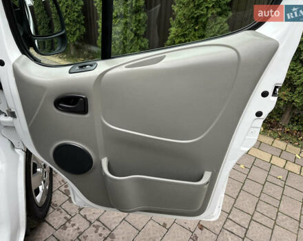 Белый Опель Виваро, объемом двигателя 2 л и пробегом 284 тыс. км за 13500 $, фото 70 на Automoto.ua