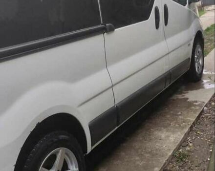 Белый Опель Виваро, объемом двигателя 2.5 л и пробегом 670 тыс. км за 13000 $, фото 2 на Automoto.ua