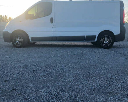 Белый Опель Виваро, объемом двигателя 2 л и пробегом 256 тыс. км за 10500 $, фото 18 на Automoto.ua