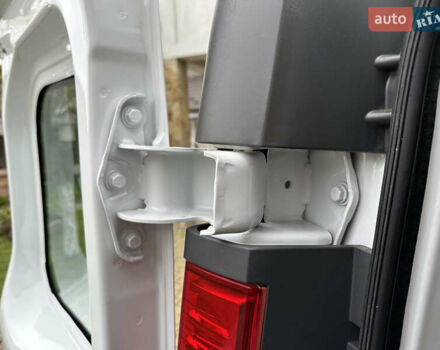 Белый Опель Виваро, объемом двигателя 2 л и пробегом 284 тыс. км за 13500 $, фото 85 на Automoto.ua