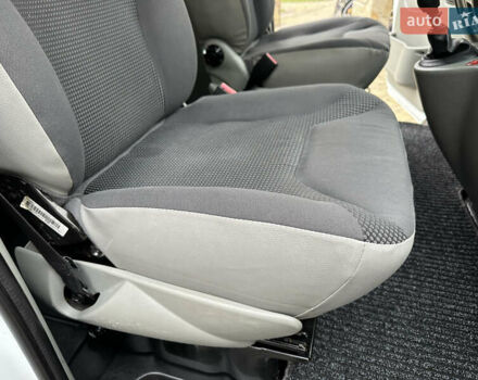 Белый Опель Виваро, объемом двигателя 2 л и пробегом 284 тыс. км за 13500 $, фото 72 на Automoto.ua