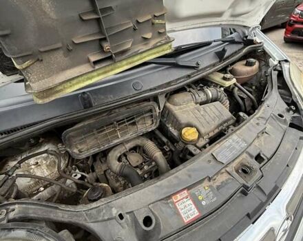 Білий Опель Віваро, об'ємом двигуна 2 л та пробігом 294 тис. км за 10500 $, фото 21 на Automoto.ua