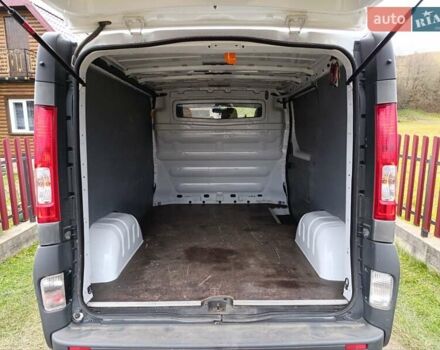 Белый Опель Виваро, объемом двигателя 2 л и пробегом 230 тыс. км за 8500 $, фото 6 на Automoto.ua