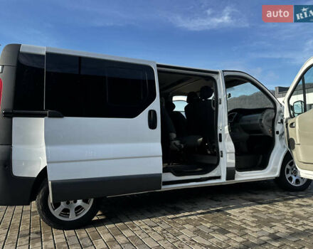 Белый Опель Виваро, объемом двигателя 2 л и пробегом 440 тыс. км за 11299 $, фото 8 на Automoto.ua