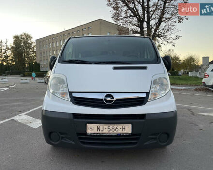 Белый Опель Виваро, объемом двигателя 2 л и пробегом 202 тыс. км за 12300 $, фото 9 на Automoto.ua